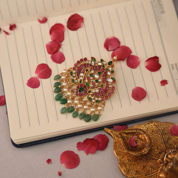 Kundan Lockets 111313
