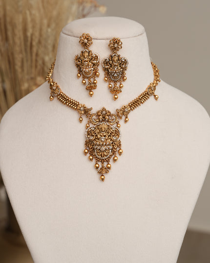 Antique NeckSet 111492