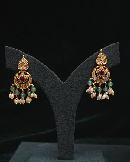 Antique chocker 111723