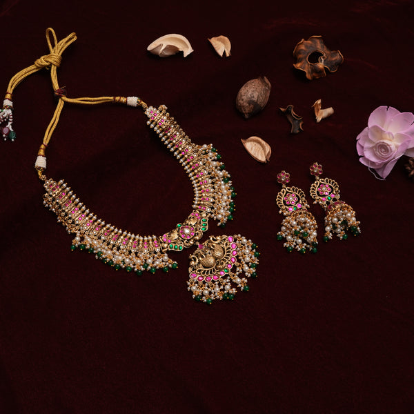 Kundan Short NeckSet 111755