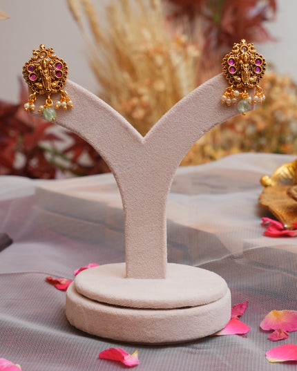 Antique Earrings 111787