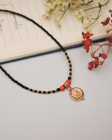 Black Beads 111967