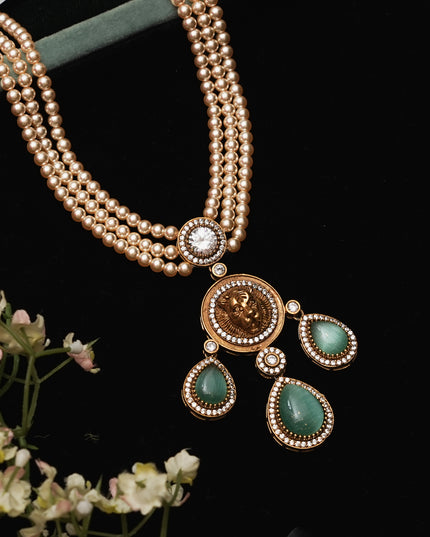 Antique Neck Set 112015