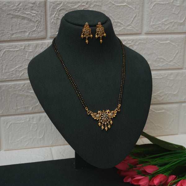 Black beads 112297