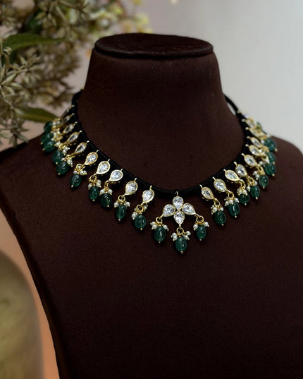 Black Thread Neck Set 110268