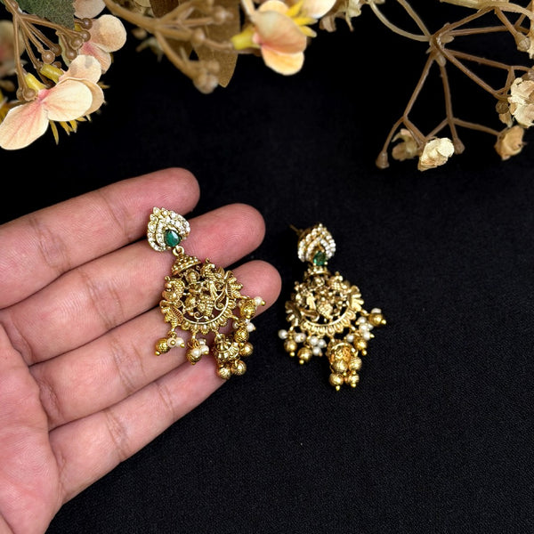 Antique Earrings 110690