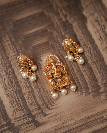 PENDENT SET/113025