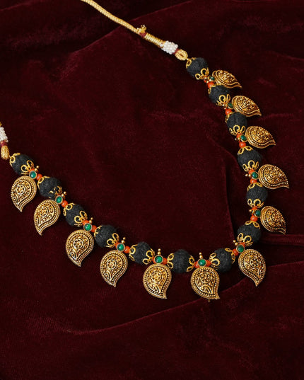Black Thread with Mango lockets 113358