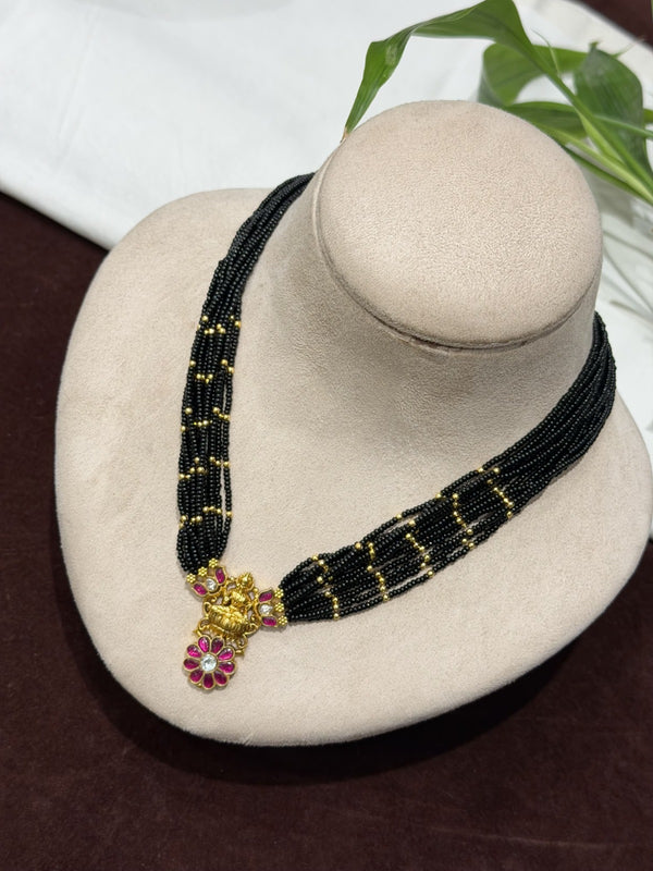 Black Beads Neck set 109705